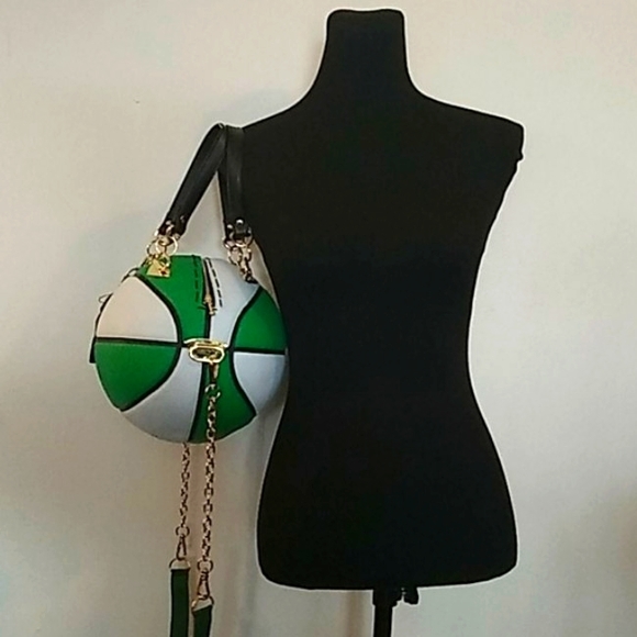 HANDMADE GREEN & WHITE Basketball Purse 🏀 - Picture 7 of 16